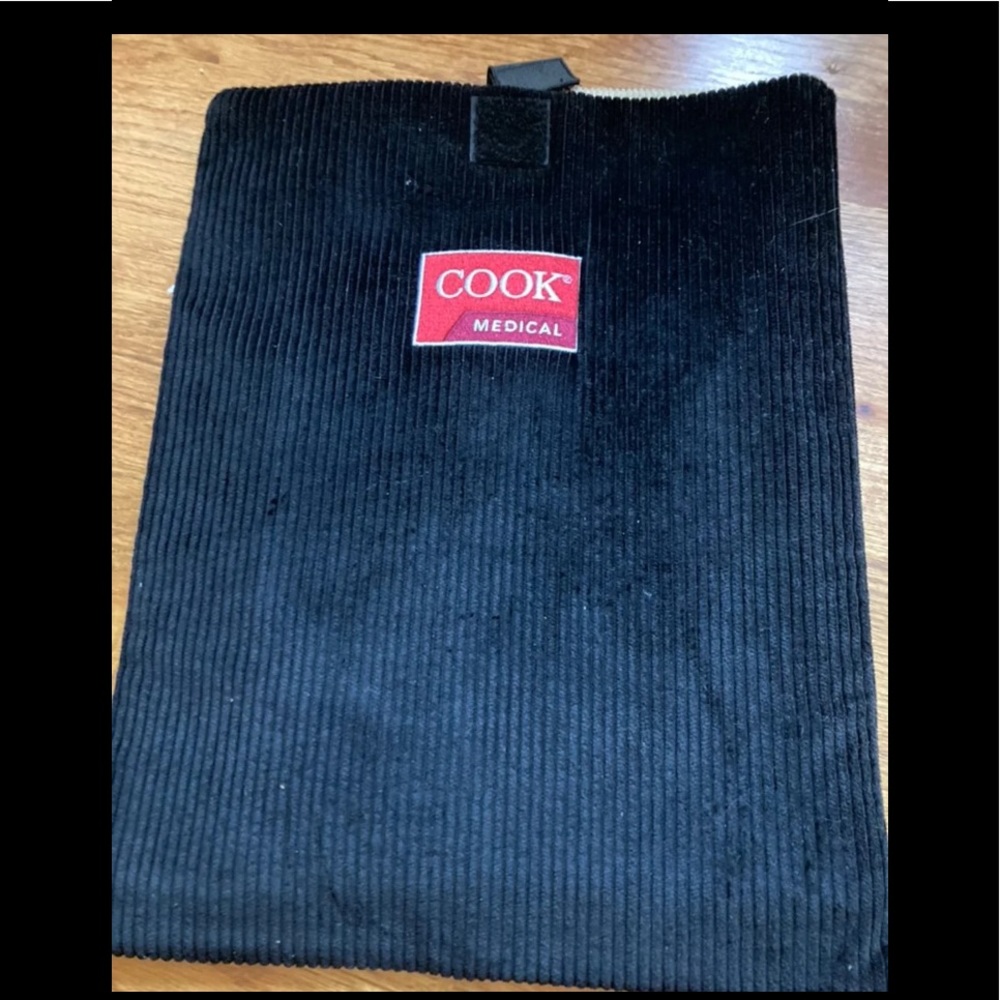 Néw Sorel laptop sleeve or use for whatever to carry items🎈🎁